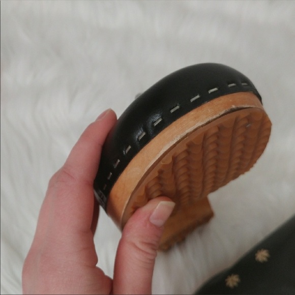 Vintage Hunters Run Wooden Leather Clogs Mules - Picture 5 of 6